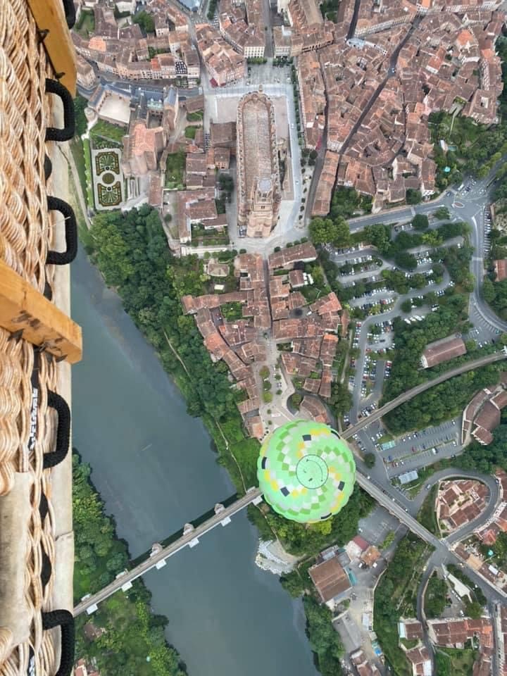 Cathédrale Sainte Cécile d'Albi vue en montgolfière